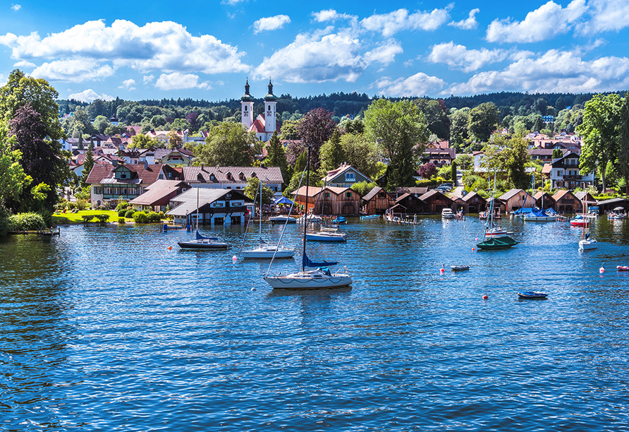 Besuchen Sie die idyllische Stadt Tutzing am Starnberger See.