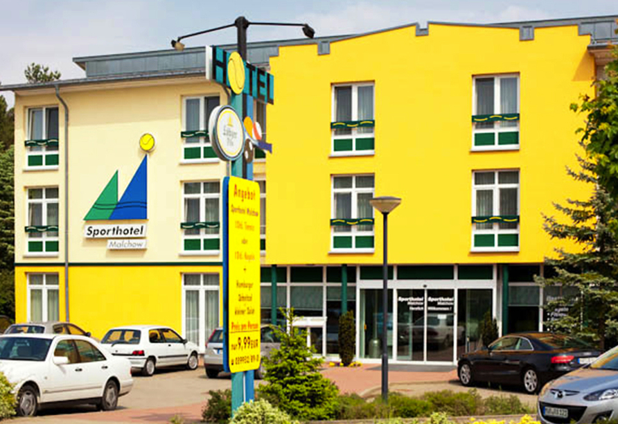 Sporthotel Malchow in Malchow an der Mecklenburgischen Seenplatte, Außenansicht 