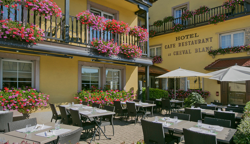 Die gemütliche Terrasse im BEST WESTERN Plus Hotel Au Cheval Blanc Mulhouse Nord