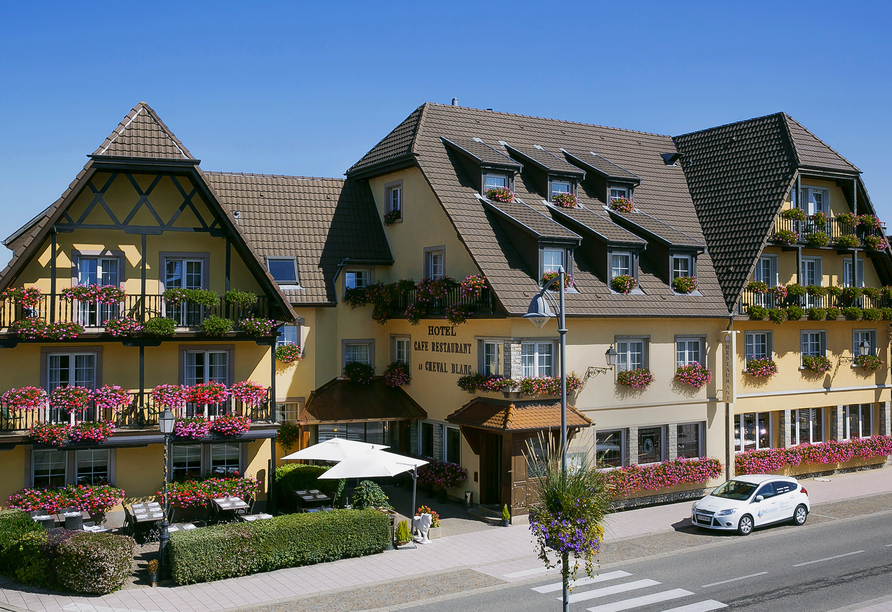 BEST WESTERN Plus Hotel Au Cheval Blanc Mulhouse Nord in Baldersheim, Außenansicht