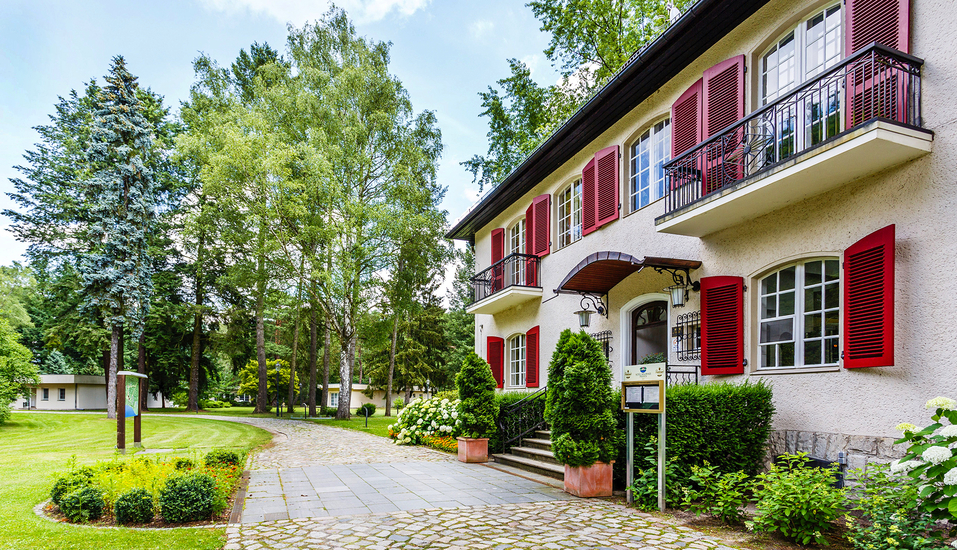 Herzlich willkommen in der historischen Villa, dem jetzigen Hotel Waldhaus Prieros!