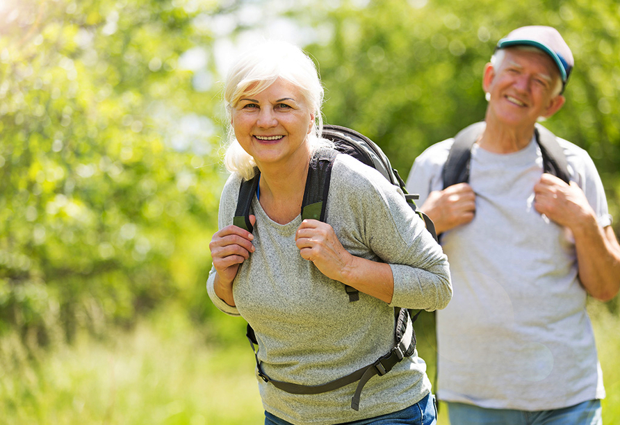 Unternehmen Sie eine schöne Wanderung mit Ihrem Lieblingsmenschen.