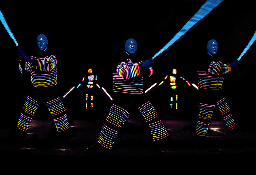 Farben und technische Effekte verzaubern in diesem rasanten Musical.