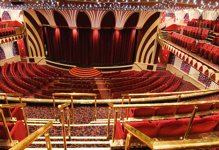 Exzellente Shows und Vorführungen werden im Theater an Bord gezeigt.