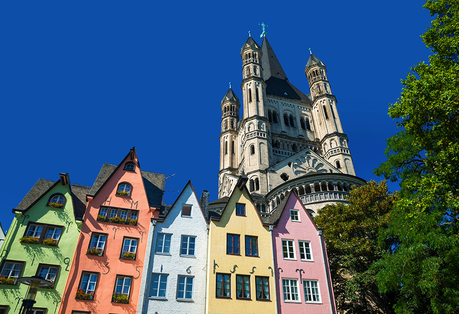 Zahlreiche Highlights und Sehenswürdigkeiten erwarten Sie in der Rheinmetropole Köln.