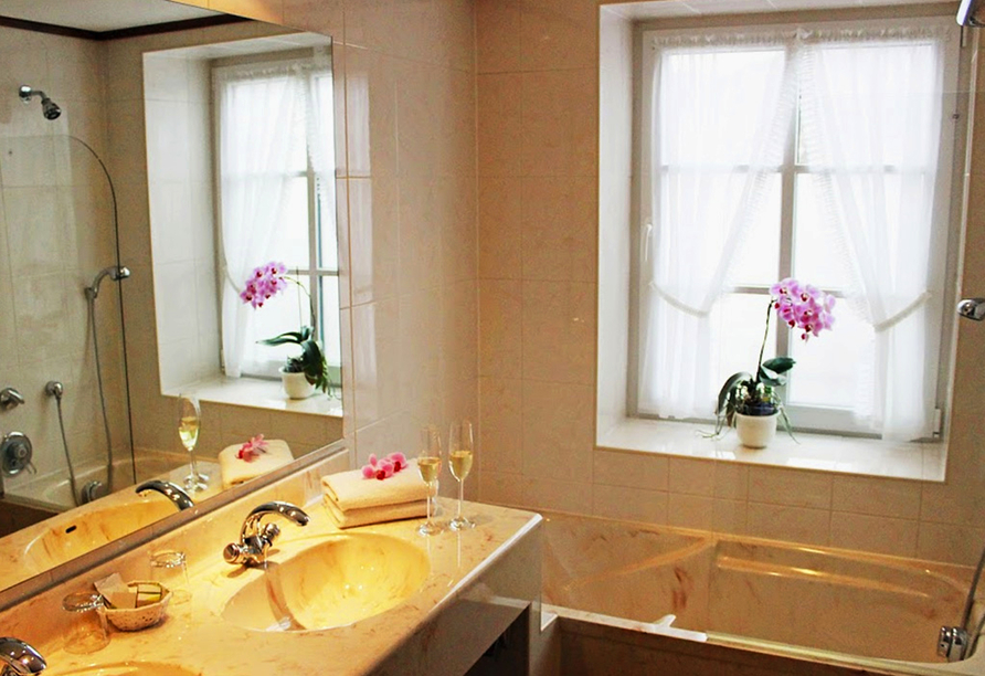 Beispiel eines Badezimmers im Post Hotel Mittenwald