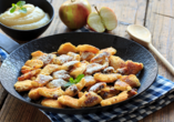 Ein leckerer Kaiserschmarrn darf bei einem Urlaub in Österreich nicht fehlen!