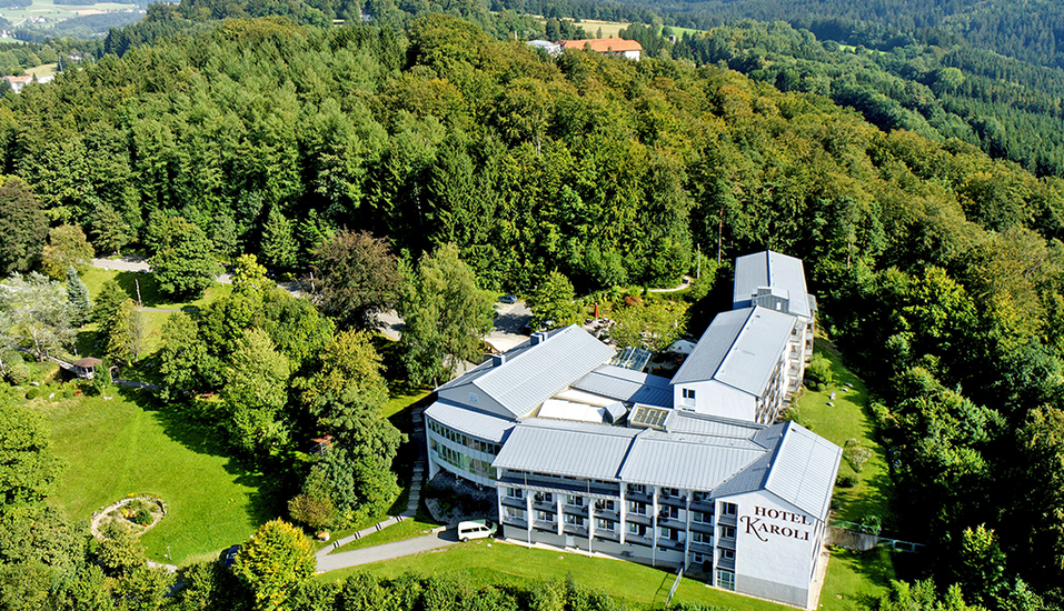 Ihr Hotel liegt eingebettet in die malerische Naturlandschaft des Bayerischen Walds.