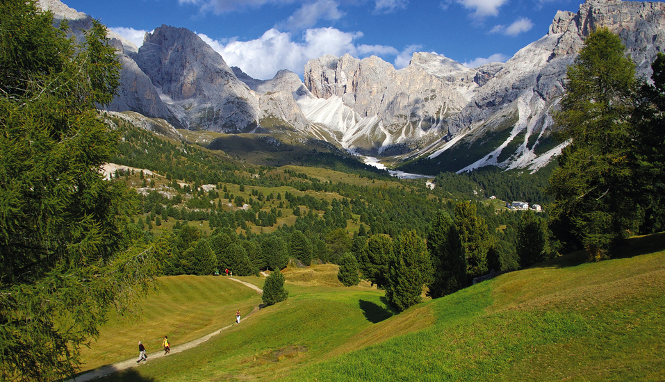 Die herrliche Landschaft Südtirols lädt zu ausgedehnten Wanderungen und erholsamen Spaziergängen ein. 