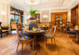 Das Kaffeehaus im Best Western Premier Grand Hotel Russischer Hof lockt mit köstlichen Spezialitäten.