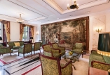 Die Lobby strahlt Eleganz aus.