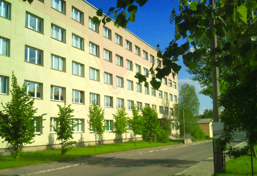 Außenansicht des Hotels Trias