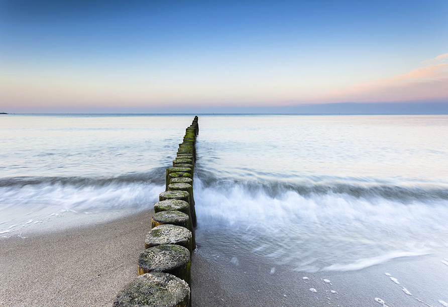Der wunderschöne Strand an der Polnischen Ostsee lädt zu ausgedehnten Spaziergängen ein.