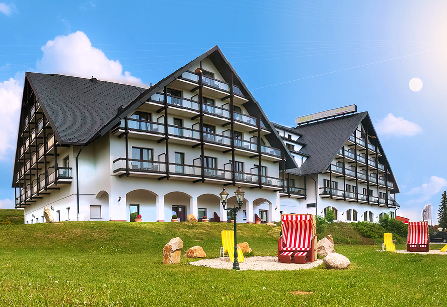 Willkommen im Hotel Alpina Lodge Oberwiesenthal, wo Sie ganz viel Erholung und Abenteuer erwarten. 