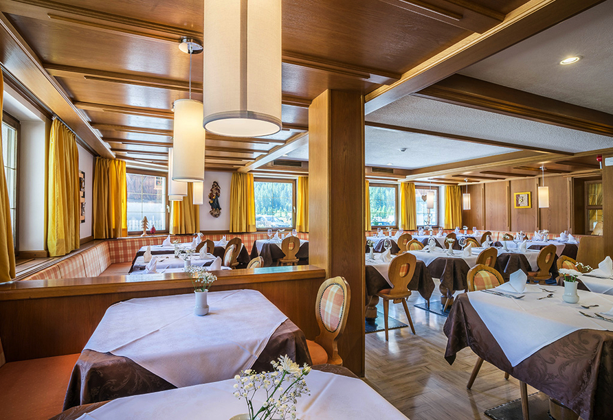 Das gemütliche Restaurant des Berghotels Alpenrast