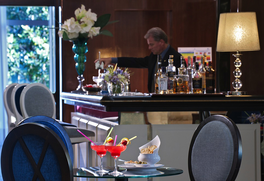 Im Hotel Terme Bologna können Sie einen kühlen Drink an der Lounge-Bar genießen.
