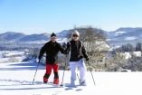 Genießen Sie einen Spaziergang in der Winterlandschaft des Bayerischen Waldes.