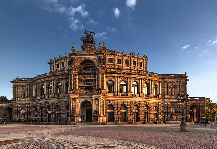 Die Semperoper in Dresden gehört definitiv zu den Top-Sehenswürdigkeiten.