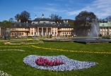 Auch das Schloss Pillnitz in Dresden sollten Sie gesehen haben.
