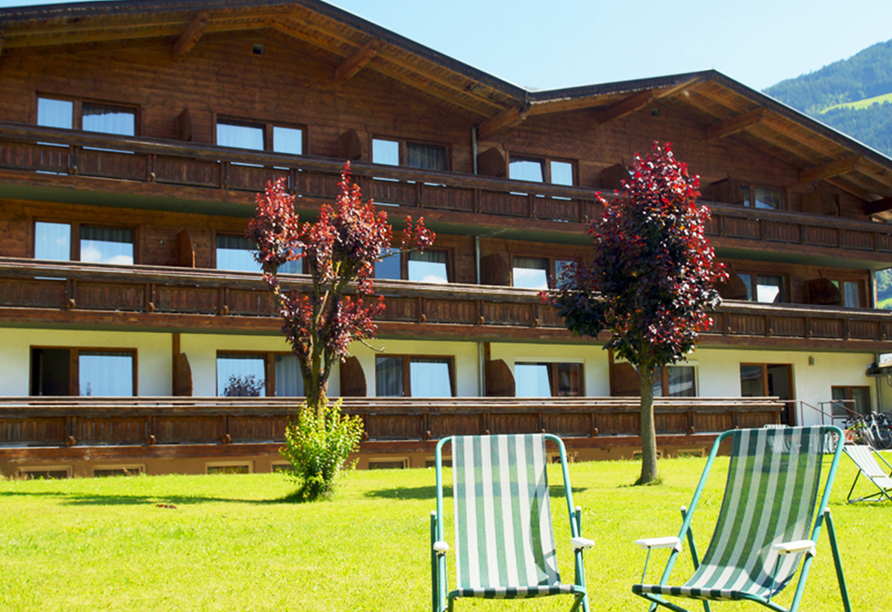 Außenansicht des First Mountain Hotels Zillertal