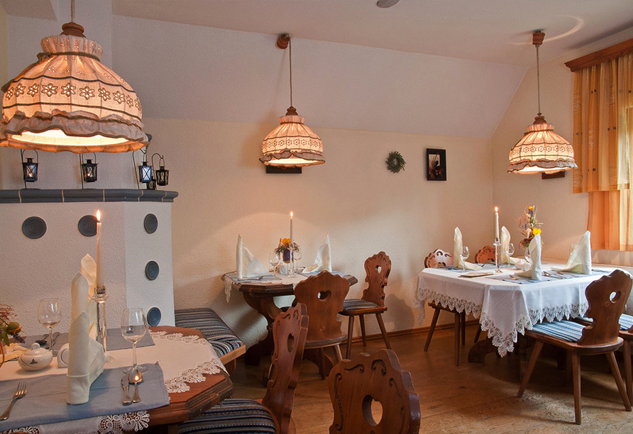 Lassen Sie sich im Restaurant zum Schlemmen verführen, z. B. mit der Original Thüringer Spezialitäten.