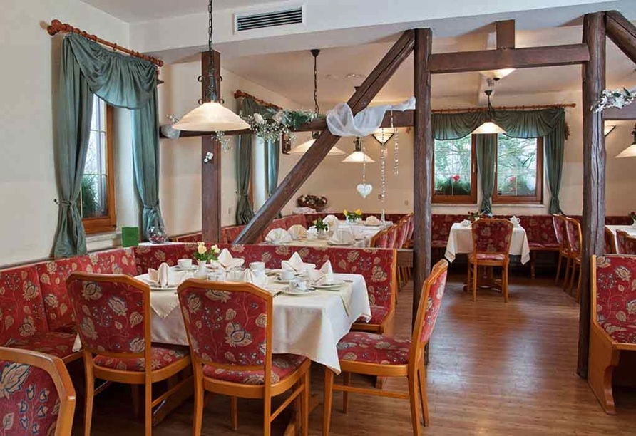 Geschmackvoll dekorierte Gasträume im Panoramahotel am Marienturm