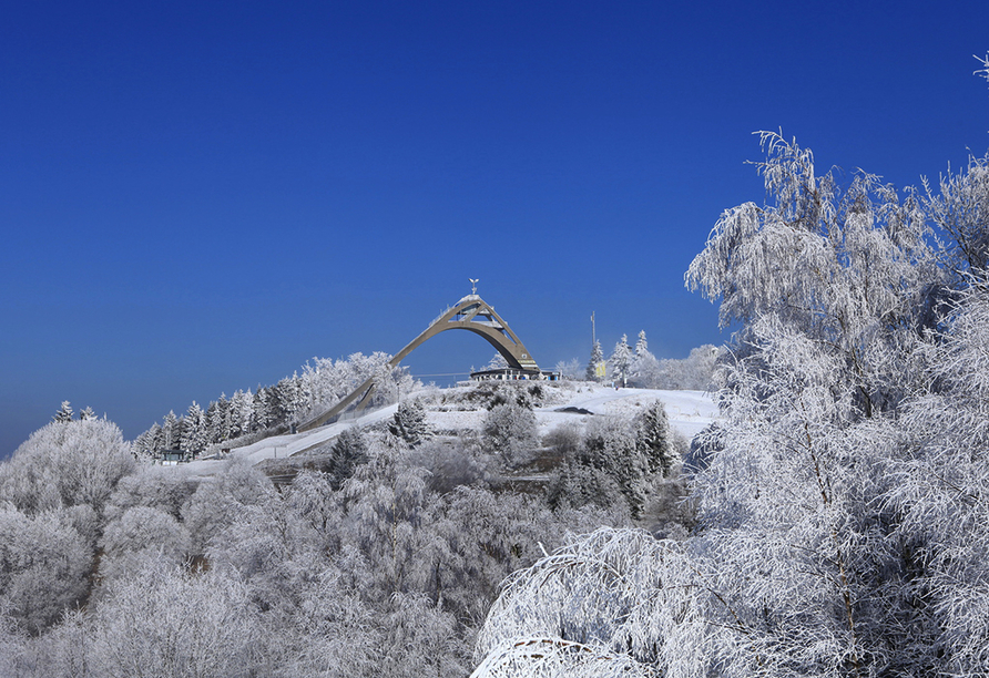 Ein Wintersport-Paradies für Skifahrer, Rodler und Snowboarder bietet sich Ihnen in Winterberg.