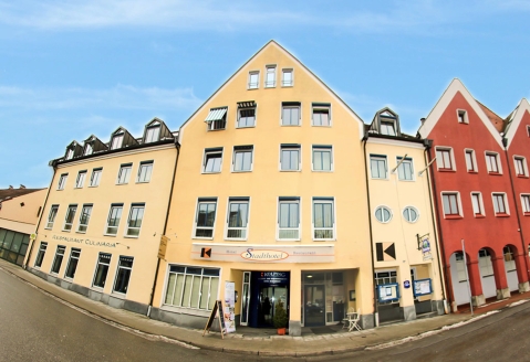 Außenansicht des Stadthotels Deggendorf