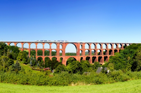 Besuchen Sie das imposante Ausflugsziel Göltzschtalbrücke.