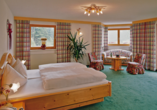 Hotel Olympia, Pettneu am Arlberg, Tirol, Österreich, Erkerzimmer