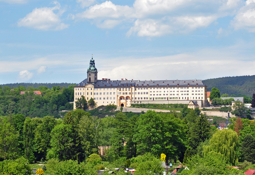 Ausflugsziel Residenzschloss Heidecksburg oberhalb von Rudolstadt