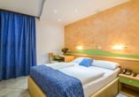 Beispiel eines Doppelzimmers Standard im Hotel Hedera in Rabac