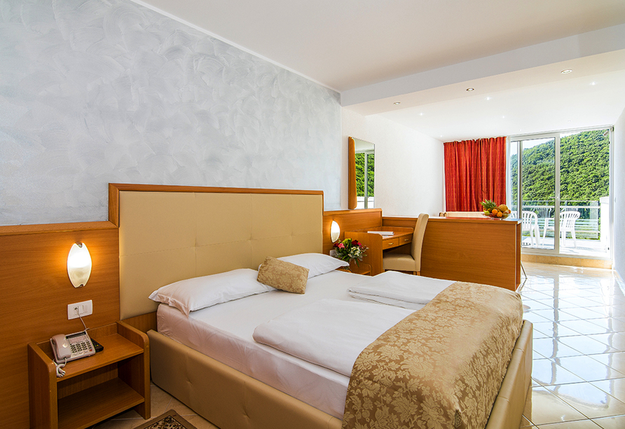 Beispiel eines Doppelzimmers Superior Meerseite im Hotel Hedera in Rabac