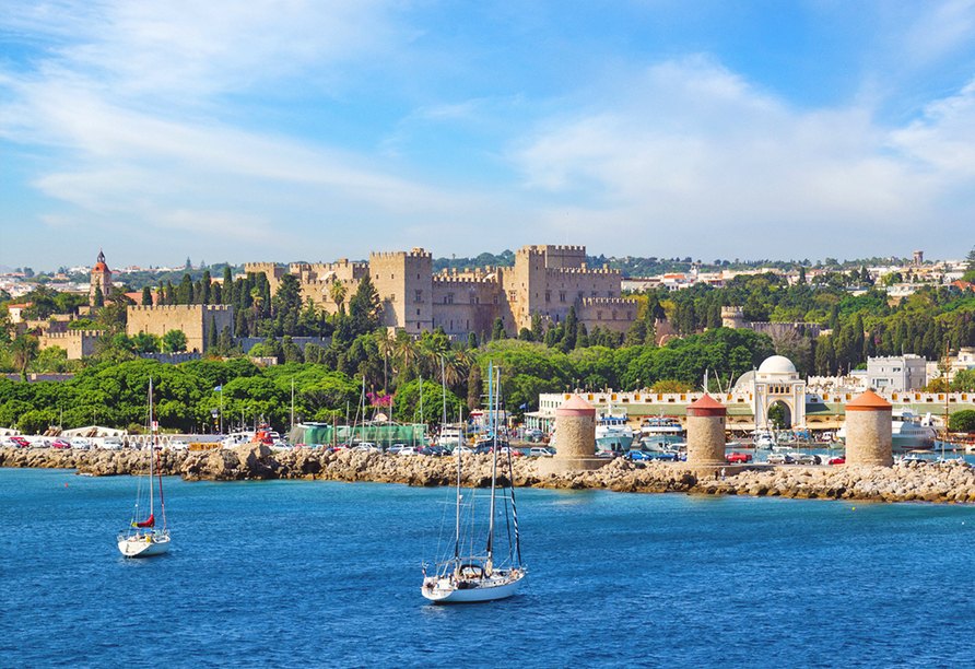 Blick auf den Palast der Kreuzritter in Rhodos-Stadt