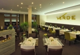 Genießen Sie abwechslungsreiche Speisen im biozertifizierten Restaurant Verde im Trans World Hotel Kranichhöhe in Much.