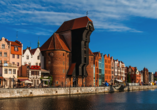 Das Krantor ist ein mittelalterlicher Hafenkran und gleichzeitig das bekannteste Wahrzeichen von Danzig.