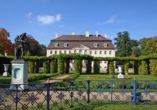 Ein beliebtes Ausflugsziel ist das Schloss Branitz.