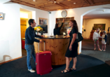 Rezeption im Hotel Meierhof Davos