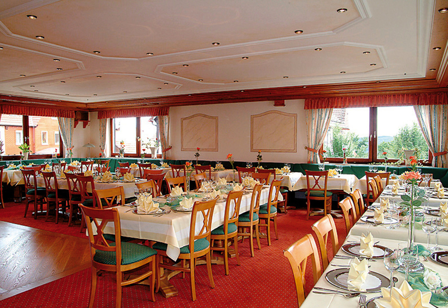 Lassen Sie sich im Restaurant des Hotels Zur Igelstadt verwöhnen.