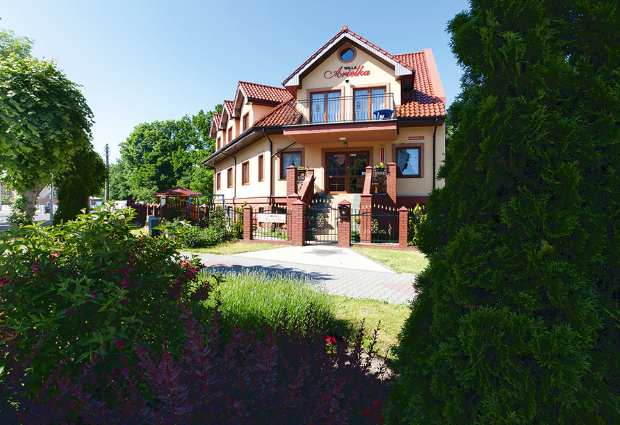 Außenansicht des Hotels Willa Arielka