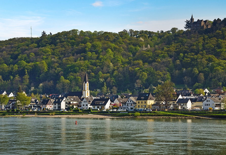 Osterspai liegt direkt am Rhein.