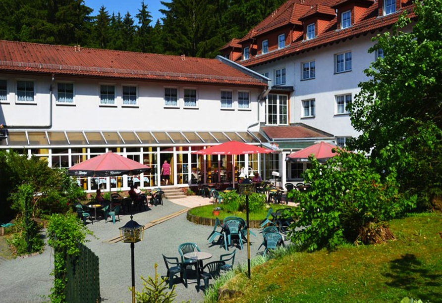 Entspannen Sie auf der Terrasse des Hotels Rodebachmühle.