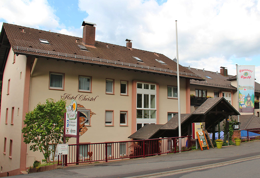 Hotel Christel in Heimbuchenthal, Außenansicht