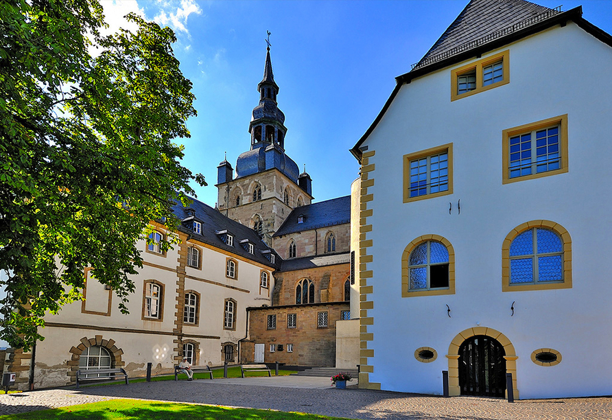 Die Benediktinerabtei in Tholey gilt als geistliches Zentrum im Saarland – das Ausflugsziel ist nur ca. 12 km entfernt.