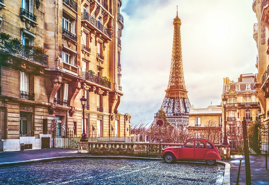 Genießen Sie die französische Lebensart und entdecken Sie die Stadt mit ihrem Wahrzeichen, dem Eiffelturm.