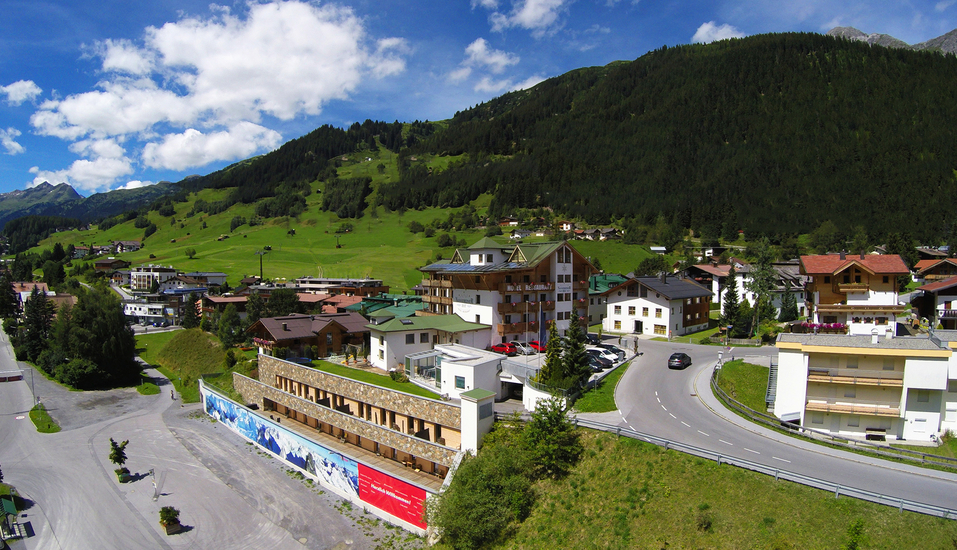 Herzlich willkommen im Hotel Nassereinerhof in St. Anton am Arlberg in Tirol.