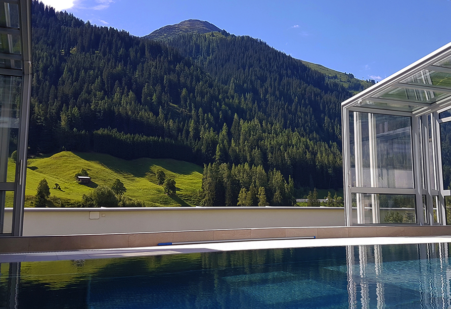 Hotel Nassereinerhof in St. Anton am Arlberg in Tirol, Hallenbad