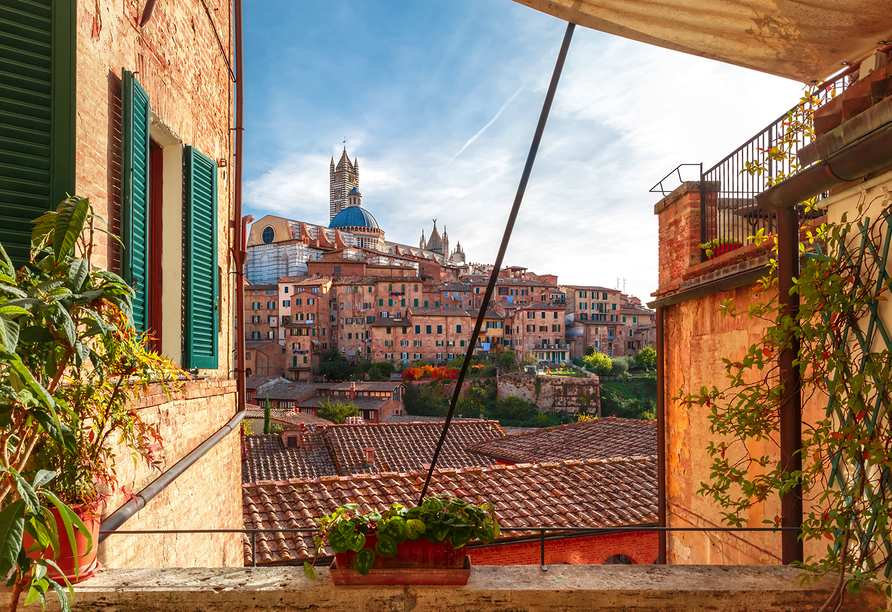 Ausblick auf die romantische Altstadt von Siena.