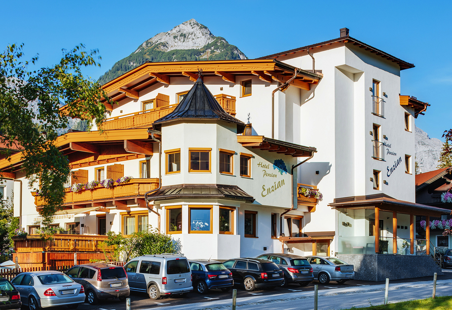 Hotel Enzian in Pertisau am Achensee, Außenansicht