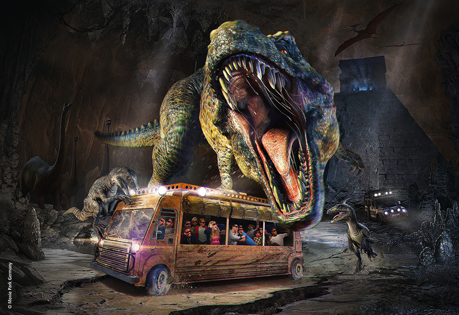 Dinosaurier erleben Sie aus nächster Nähe bei The Lost Temple im Movie Park Germany.